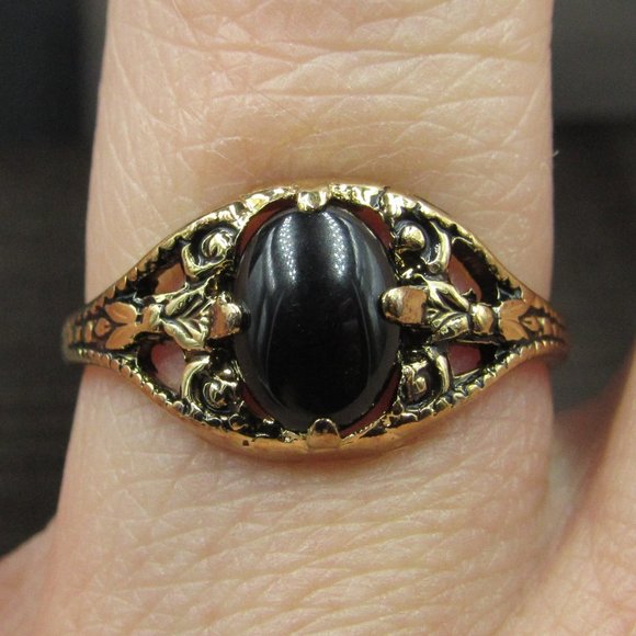 Jewelry - Size 7 Gold Tone Rustic Faux Black Stone Band Ring